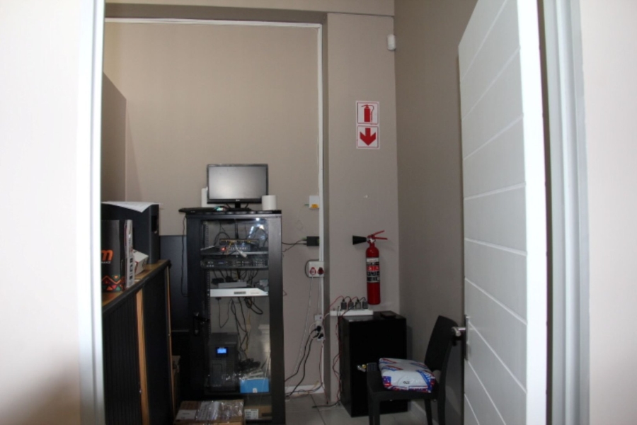 To Let Commercial Property for Rent in Dormehls Drift Western Cape